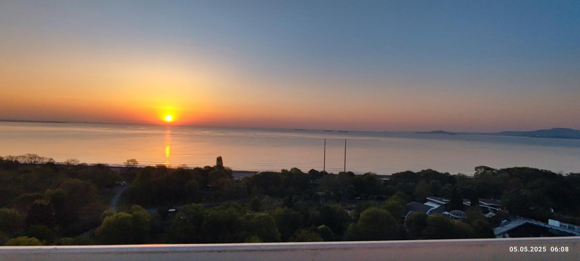 Appartamento Sea View Flora Burgas Esterno foto